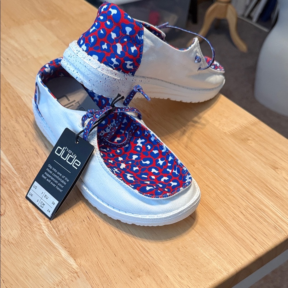 Hey Dude Moccasins Blue Red Slip-On Casual - Picture 2 of 2